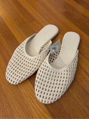 Old Navy Women's Woven Slip-On Mules in Cream